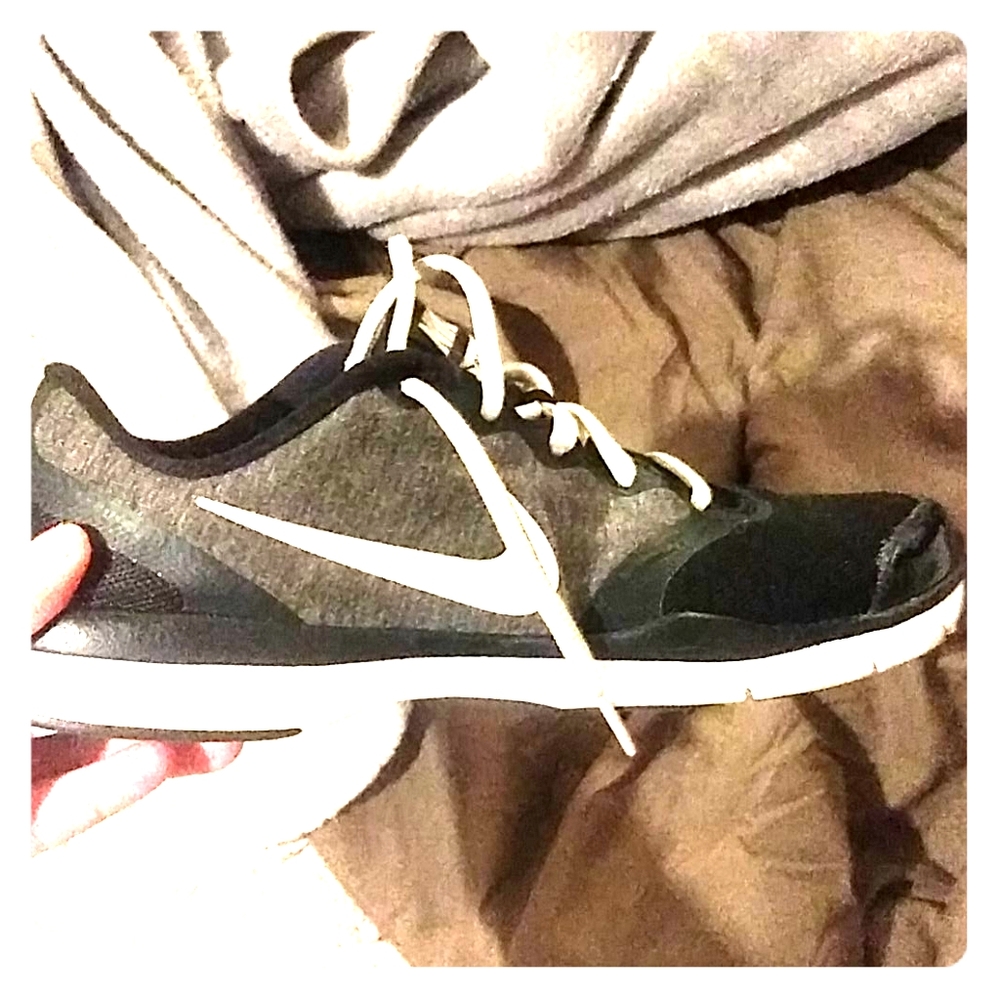 nike womans training shoes